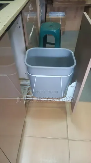 Pull Out Drawer Waste Bin, Baki Filastik/Rattan