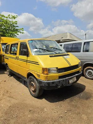 Volkswagen Transporter 2005 Yellow 14 Seater