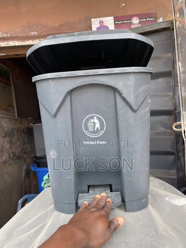 30L Pedal Waste Bin - 1