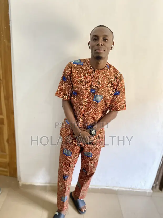 Computing & IT CV - Male, 29, HND Computer Science - 1