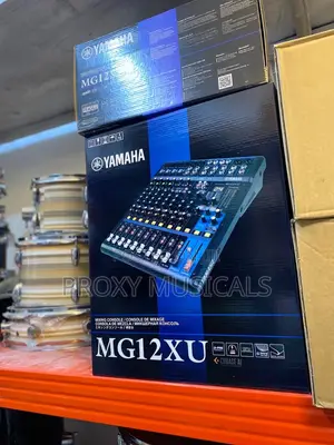 Original Yamaha MG12XU 12-Channel Mixer with SPX Effects & USB