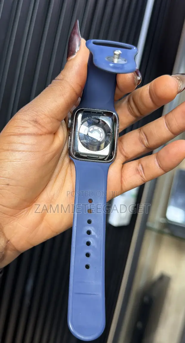 Apple Watch Series 5 40mm - 1