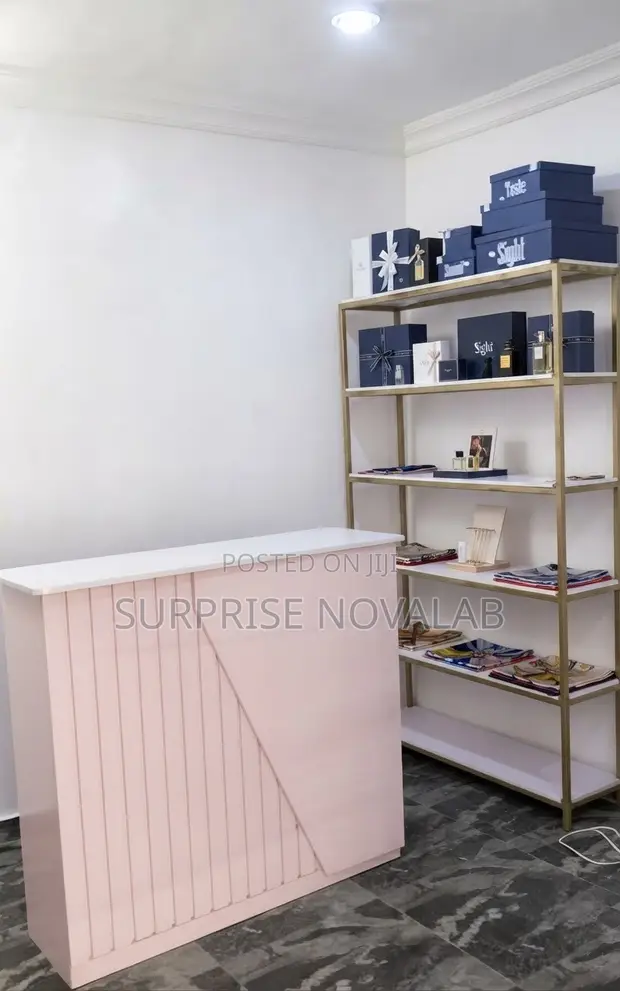 Iron Shelves da Receptionist Table Console - 1