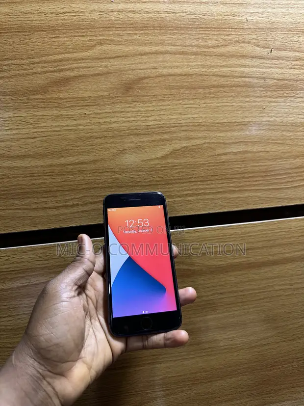 Apple iPhone 8 64GB Baki (Amfani da aka yi a UK) - 1