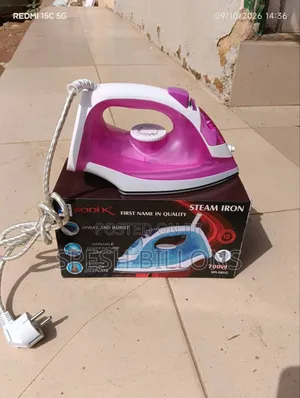 Sabo 700W Steam Iron