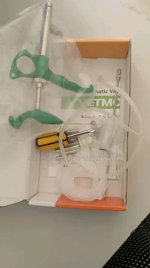 Brand New Poultry Vaccinator Injector