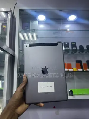 Apple iPad 9.7 (Kashi na 6) 32GB Grey