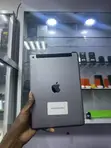 Apple iPad 9.7 (Kashi na 6) 32GB Grey - 1