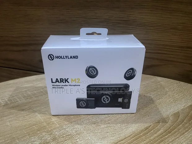 Hollyland Lark M2 Wireless Microphone (Black) - 1