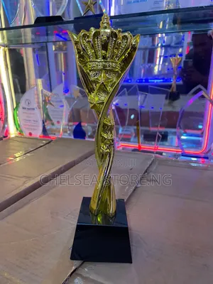 ZX110 Trophy with Black Base