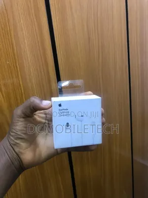 Apple EarPods with Lightning Connector
