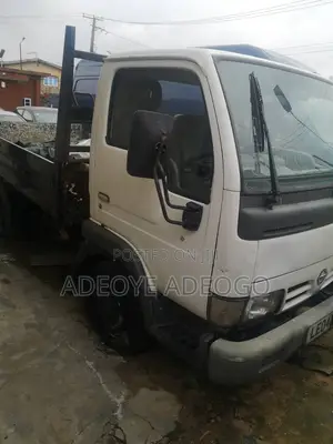 2004 Nissan Cabstar White Mini Truck