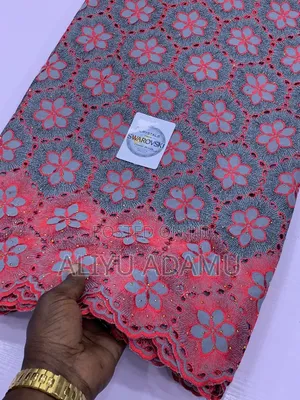 Swiss Voile Lace da Swarovski Crystals
