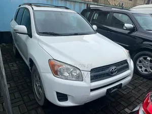 Toyota RAV4 2010 White