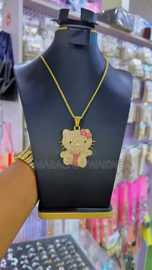 LR Rhinestone Animal Pendant Necklace - Gold
