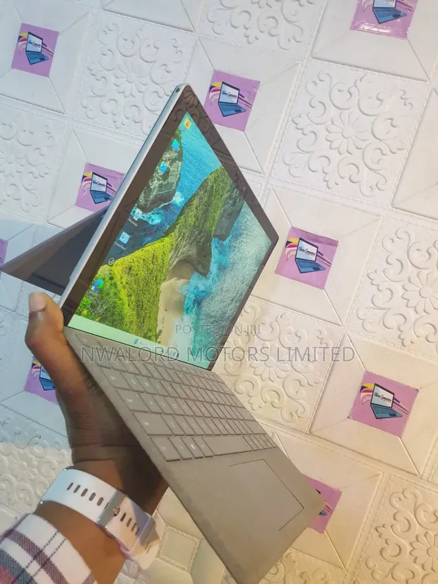 Microsoft Surface Pro 7 Laptop - 8GB RAM, 256GB SSD - 1