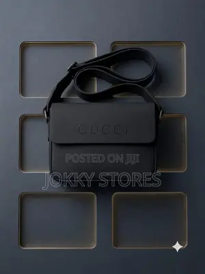 Gucci Classic Crossbody Bag - Black Leather