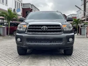 2012 Toyota Sequoia Gray