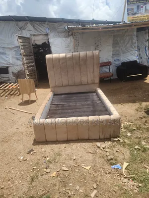 ANUNIMORIGBA 4.5ft Bedframe
