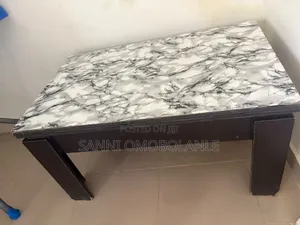 Amfani da Center Table na Kayi na Gida na Gida