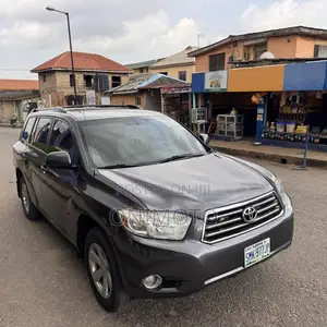 Toyota Highlander Base 2010 Grey