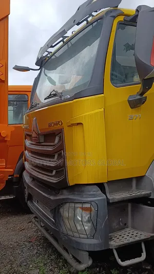 Used Howo 18,200L Water Tanker - 10 Tires, 371 HP