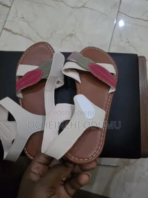 White Leaf Pattern Strap Sandals - Size 5