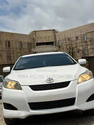 Toyota Matrix 2010 White