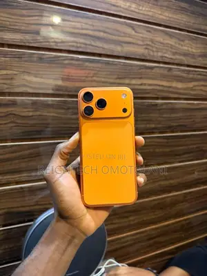 Apple iPhone 17 Pro Max 512GB Orange (An Amfani Da Shi Daga UK)