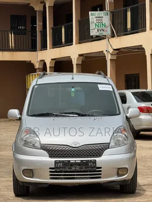 Toyota Verso 2010 Silver