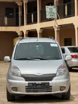 Toyota Verso 2010 Silver - 1