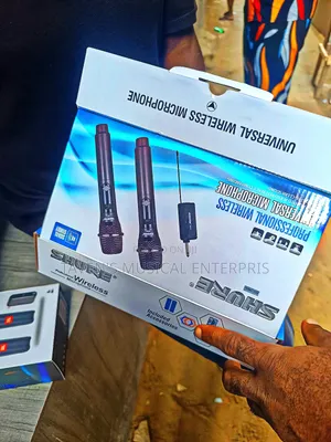 Shure 302 Professional Universal Wireless Microphone System