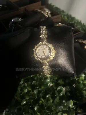Gold Chain Wristwatch for Ladies