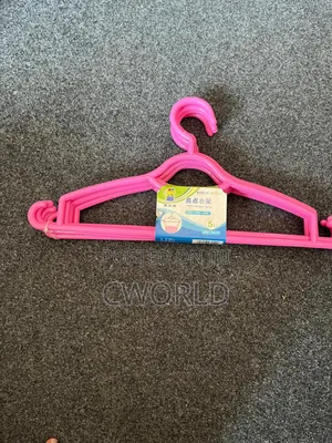 Sabbin Hangers Filastik (Sait na 4)