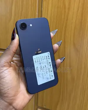 Apple iPhone 16e 128GB Baki (Amfani)