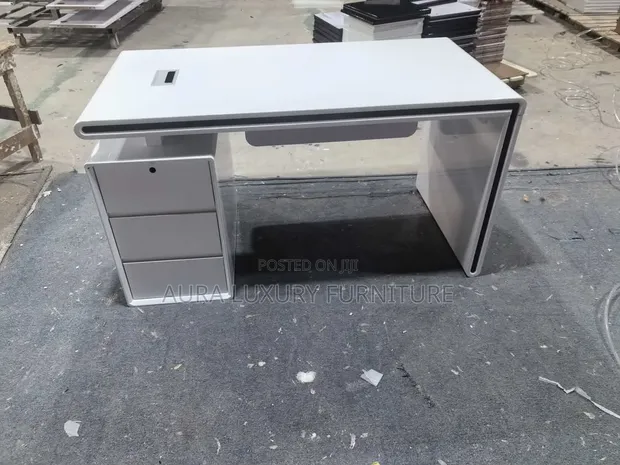 Boss Office Products Ergonomic Office Desk Mai Girma - 1