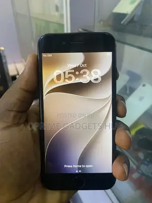 Apple iPhone SE 64GB Baki