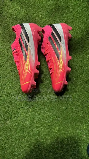 Adidas Hyperfast Takalmin Kwallon Kafa (Lambar 42)