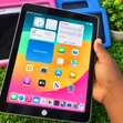 Apple iPad 9.7 (6th Gen) 128GB Silver - 1