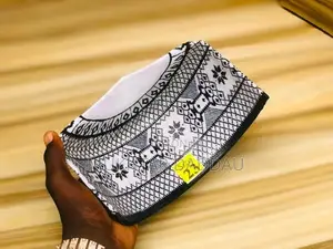 Kwalliya ta Musamman ta Arewa - Shuɗi