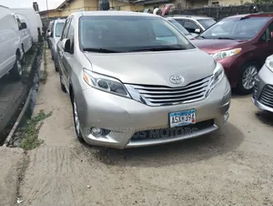 2015 Toyota Sienna XLE Premium AWD Minivan