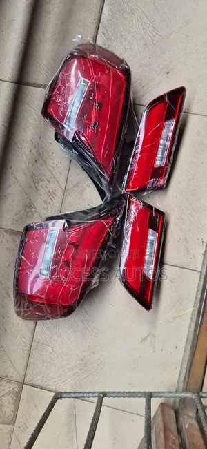 Tushen Hasken Baya na Toyota Camry 2012 Ja