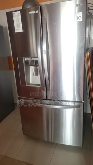 LG Firijin Kofa Biyu - Launin Azurfa