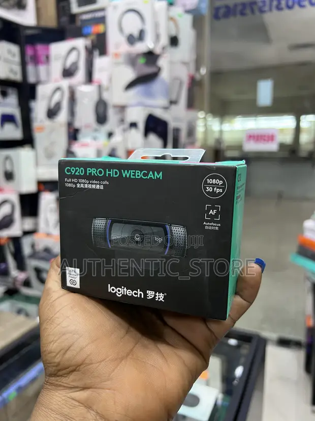 Logitech C920 Pro HD Webcam - 1