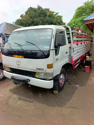 Toyota Dyna 400 Diesel Mini Truck (Used)