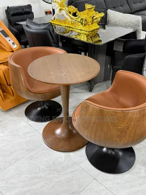 Luxury Rotating Coffee Chairs with Table