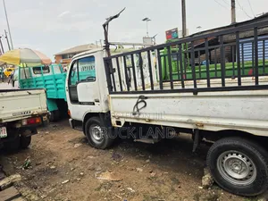 Nissan Cabstar Jirgin Mai Na Petrol