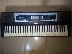 Yamaha YPT-210 Learning Keyboard