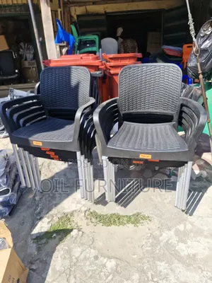 Modern Rattan Weave Plastic Armchair with Aluminium Legs (OK PLAST)