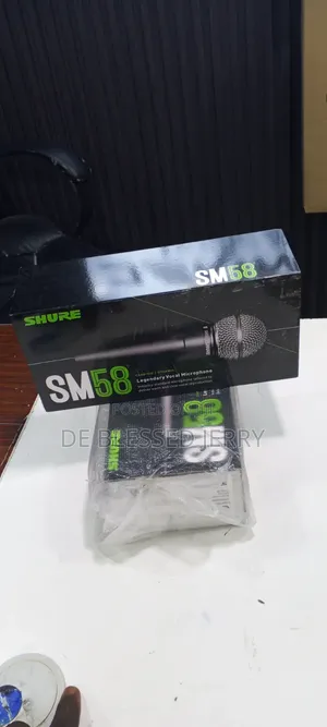 Shure SM 58 Dynamic Vocal Microphone